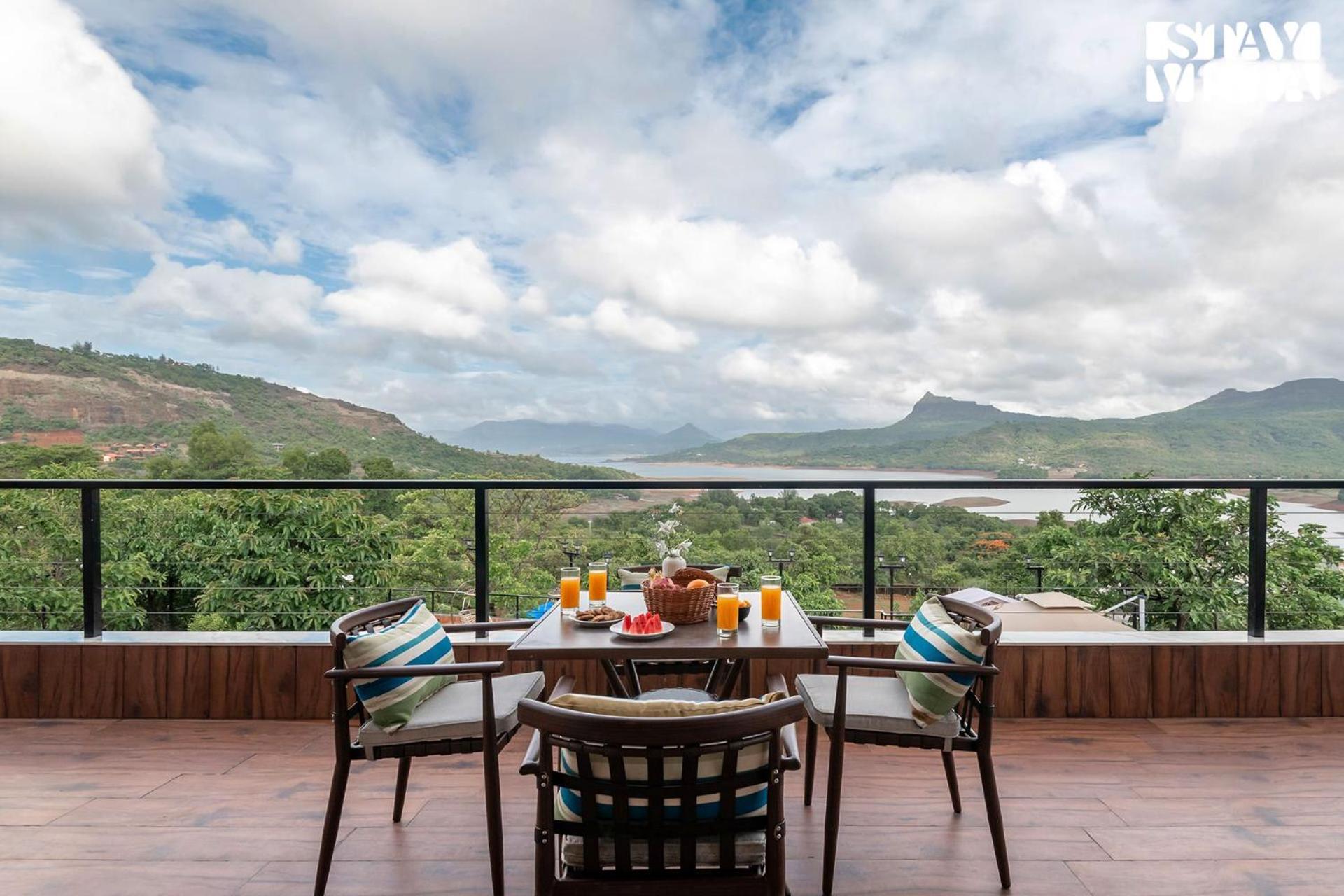 Stayvista At La Nirvana With Pool, Music Speaker & Indoor-Outdoor Game Lonavala Exterior photo